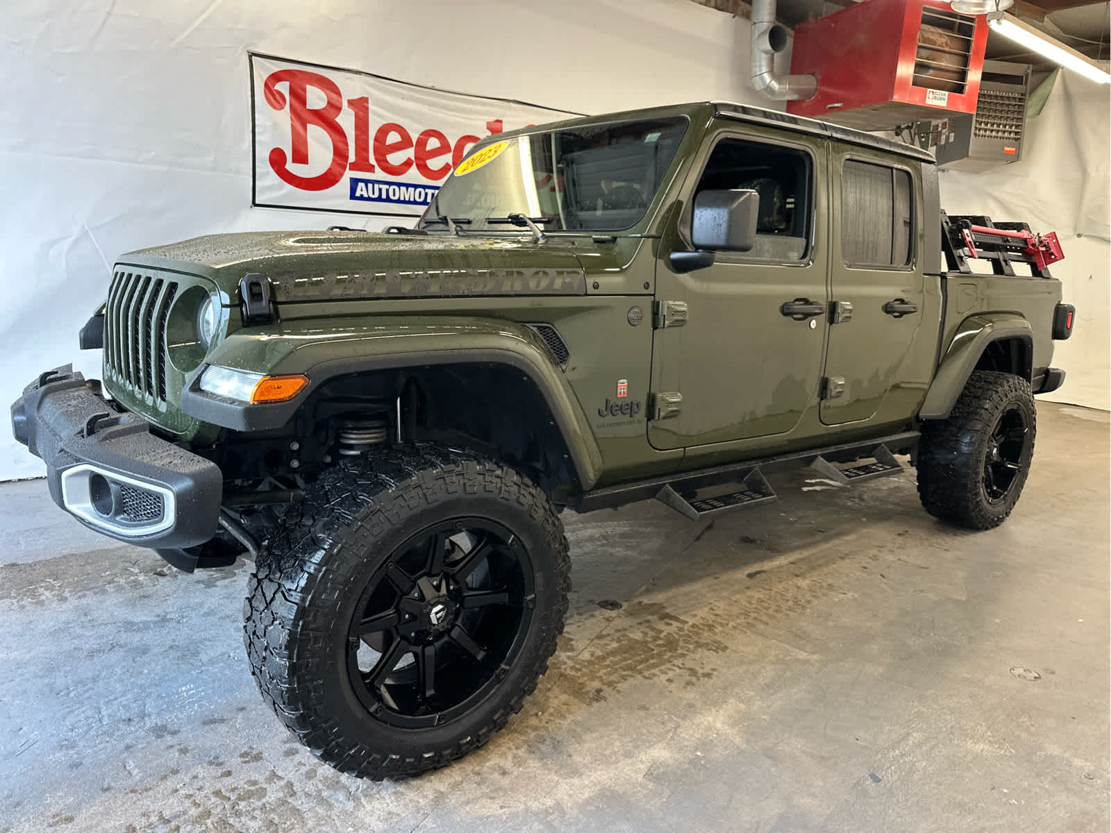 2023 Jeep Gladiator Sport S photo 3
