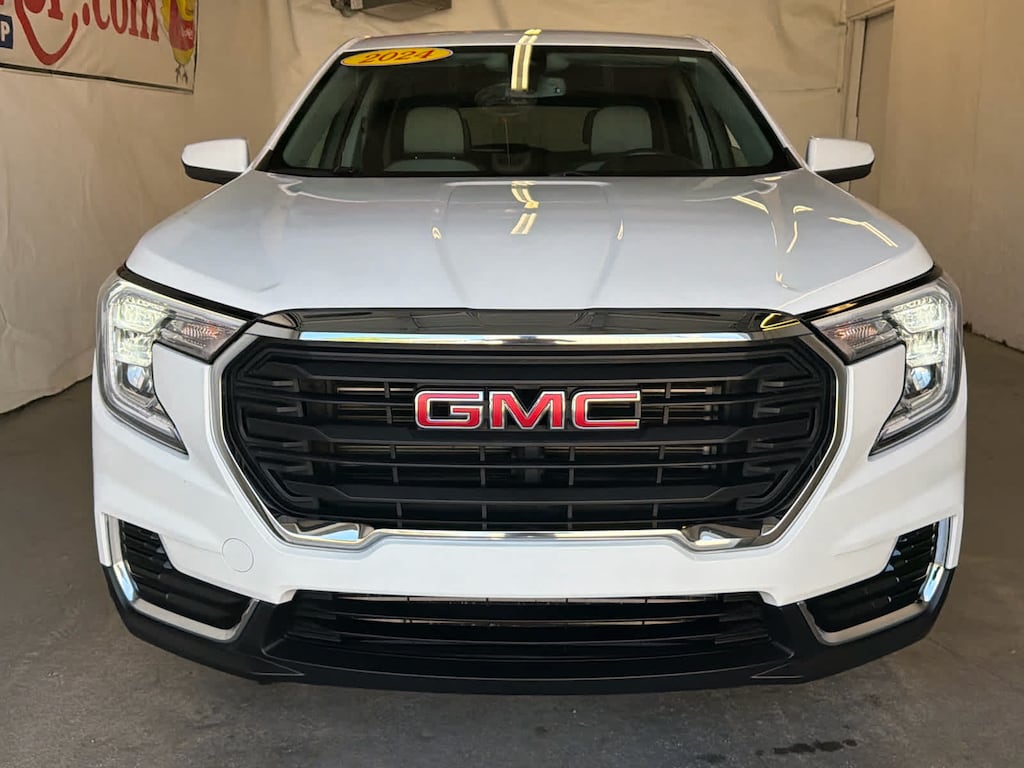 Used 2024 GMC Terrain SLE SUV