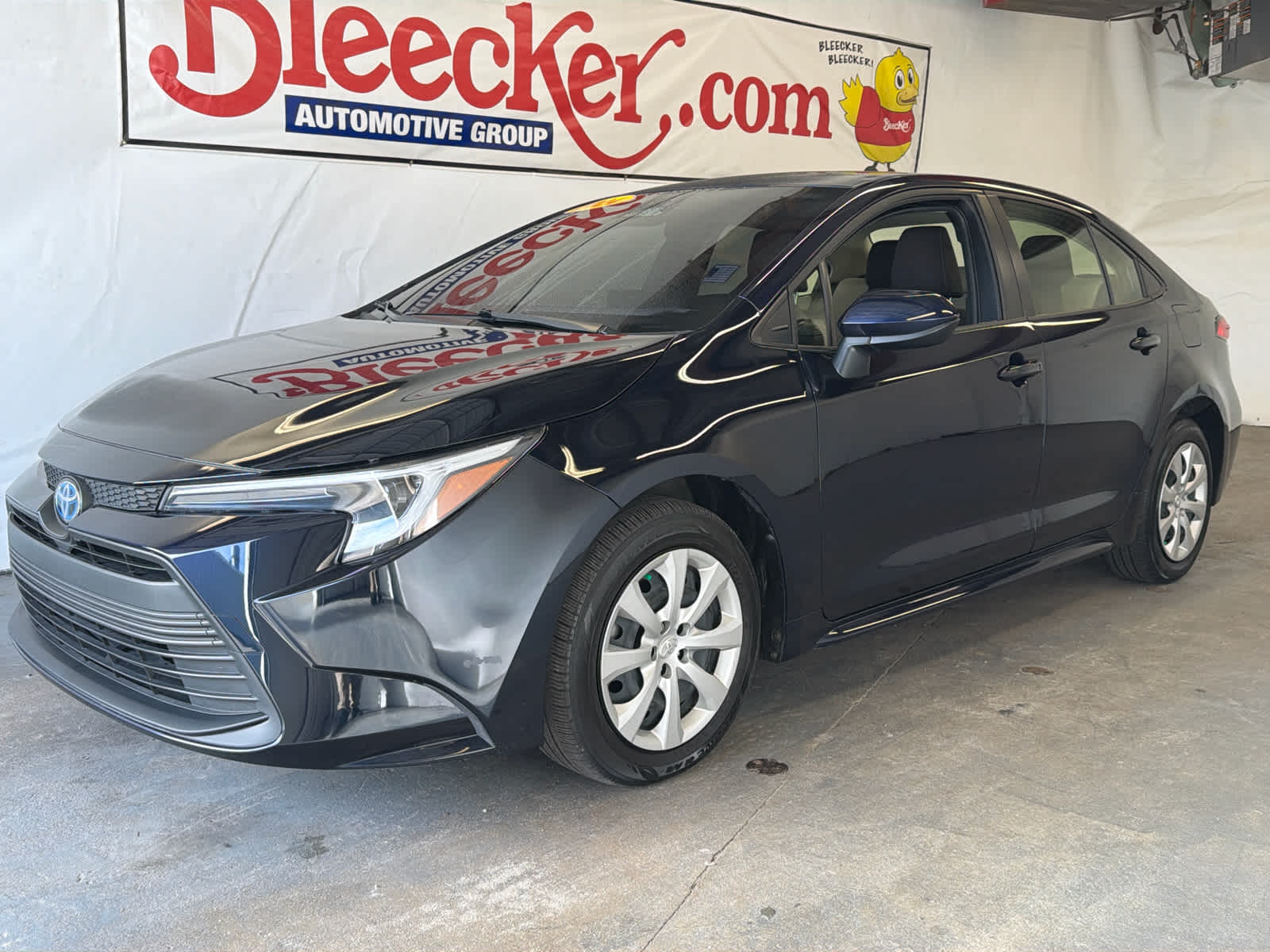 2024 Toyota Corolla Hybrid LE photo 2
