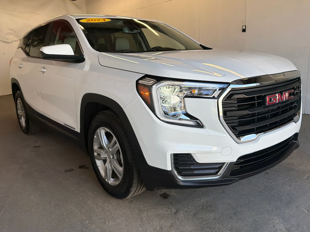 Used 2024 GMC Terrain SLE SUV