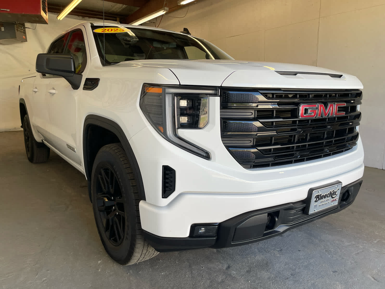 2023 Gmc Sierra 1500 Elevation photo 2