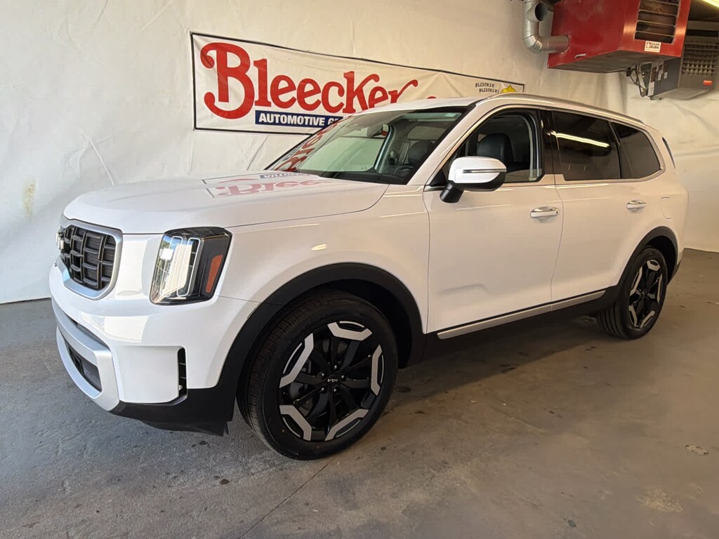 Used 2025 Kia Telluride S SUV