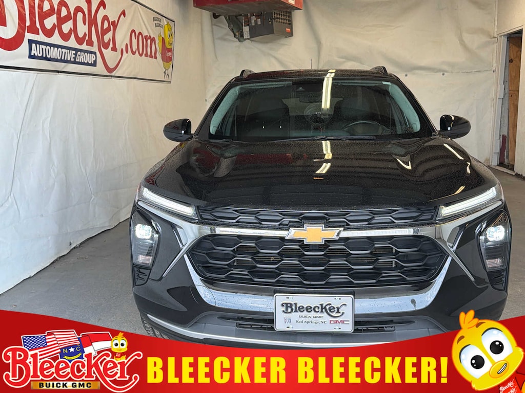 Used 2025 Chevrolet Trax LT SUV