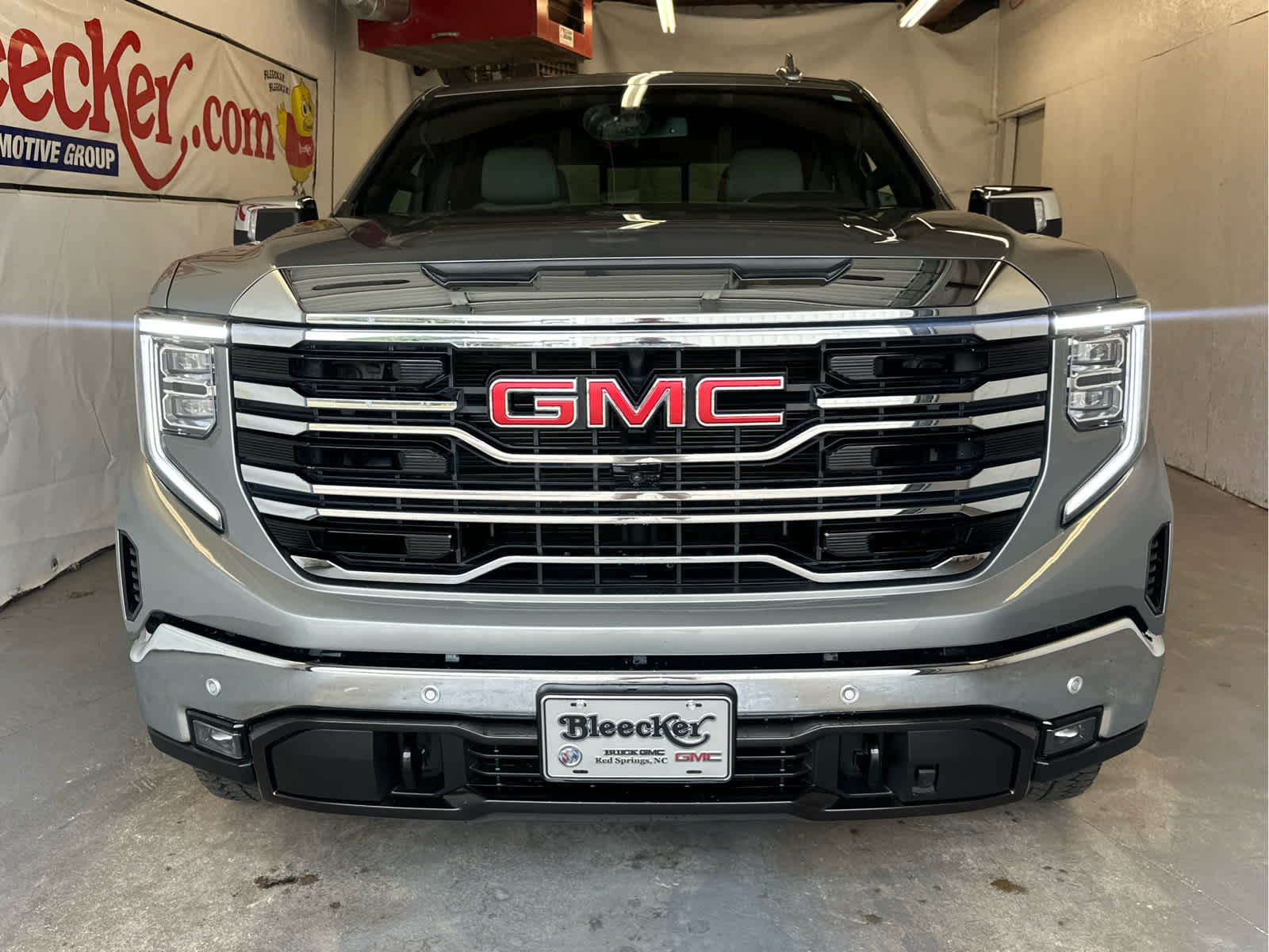 2024 Gmc Sierra 1500 SLT photo 2