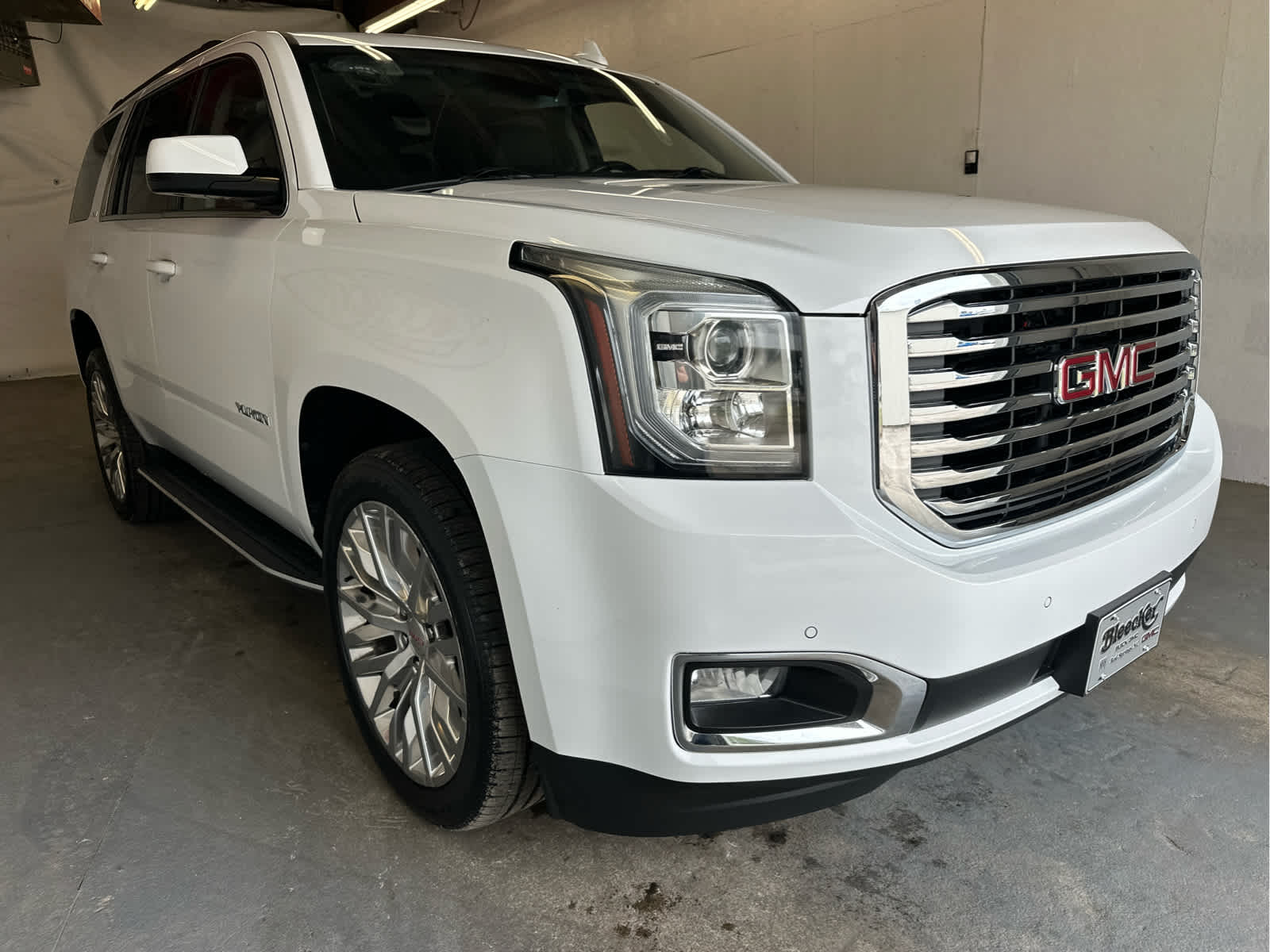2019 Gmc Yukon SLT photo 3
