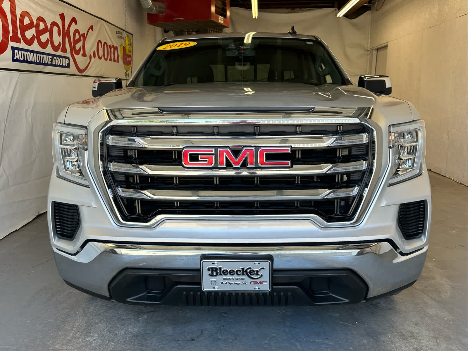 2019 Gmc Sierra 1500 SLE photo 2
