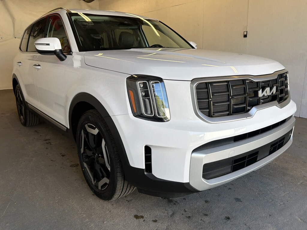 Used 2025 Kia Telluride S SUV