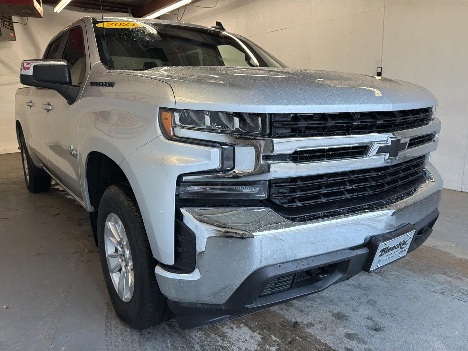 2021 Chevrolet Silverado 1500 LT photo 3