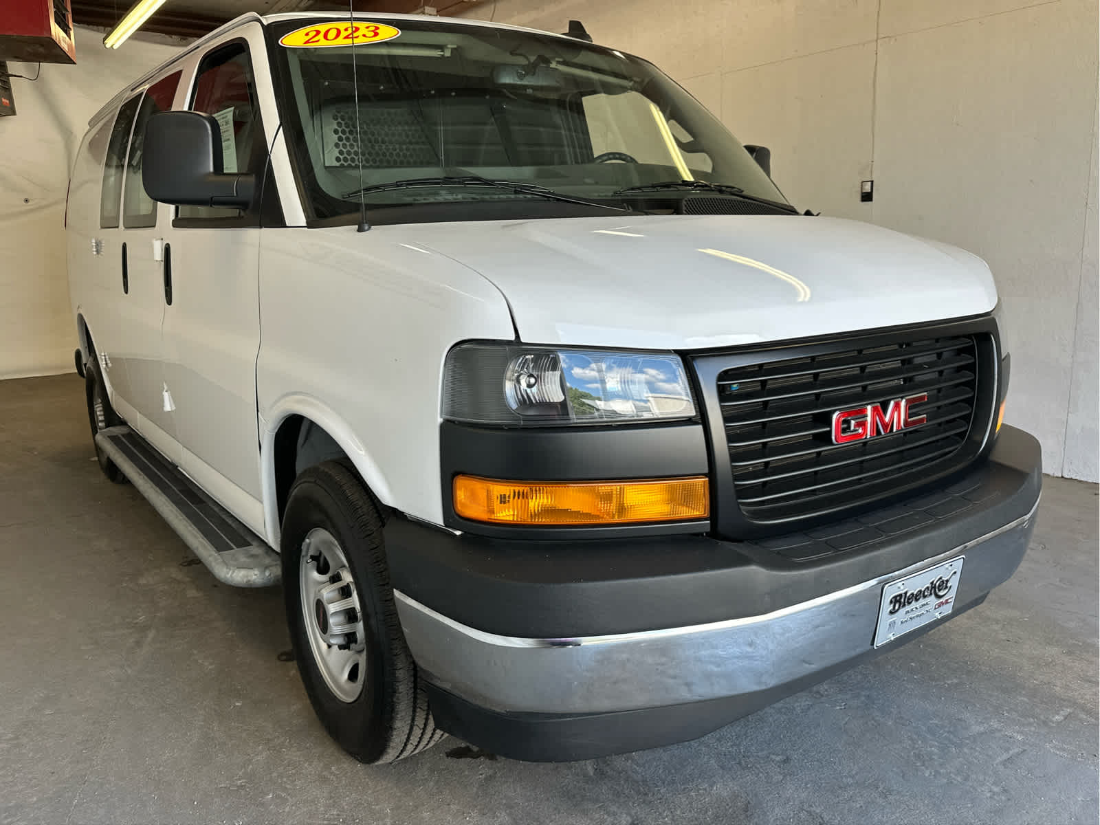 2023 Gmc Savana Cargo 2500 photo 3