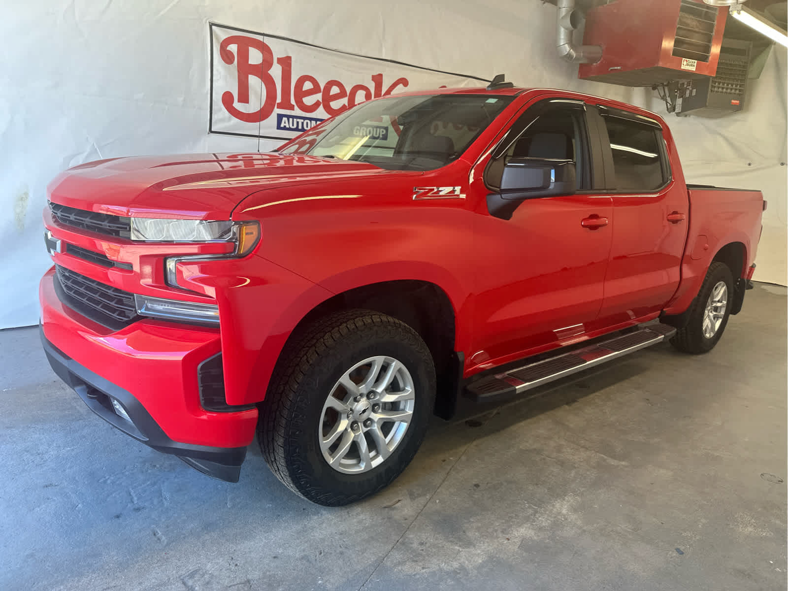 2020 Chevrolet Silverado 1500 RST photo 2