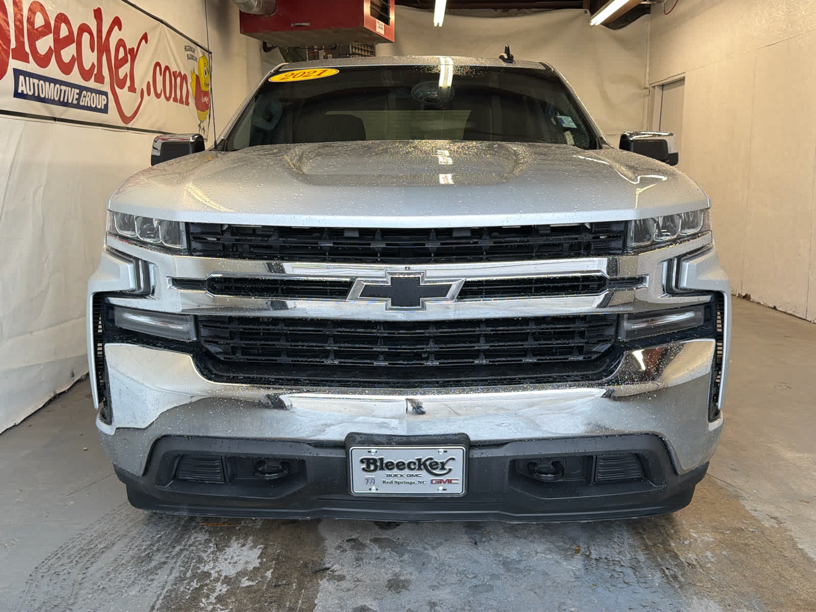 2021 Chevrolet Silverado 1500 LT photo 2