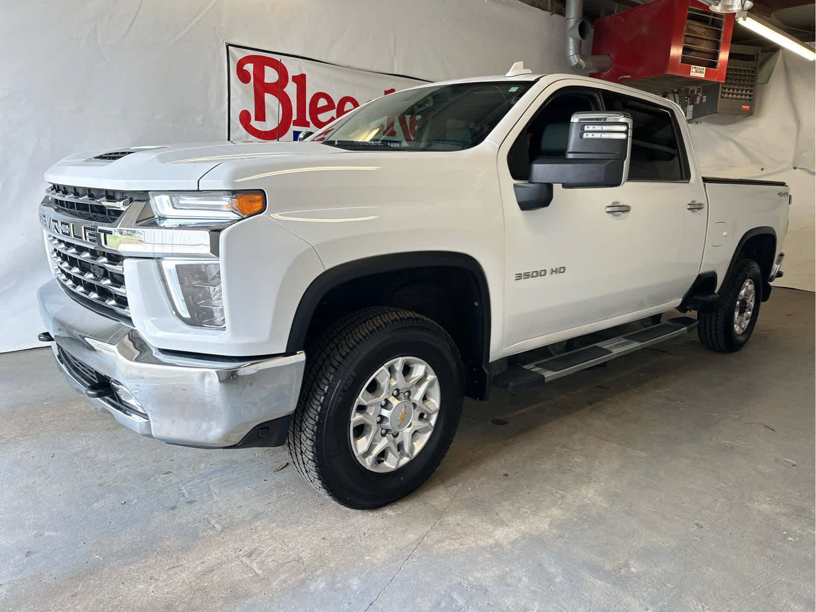 2022 Chevrolet Silverado 3500HD LTZ photo 2