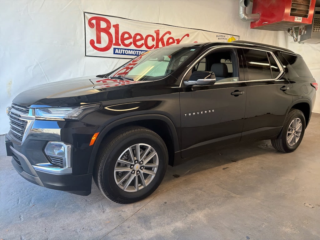 Used 2022 Chevrolet Traverse LT Cloth w/1LT SUV