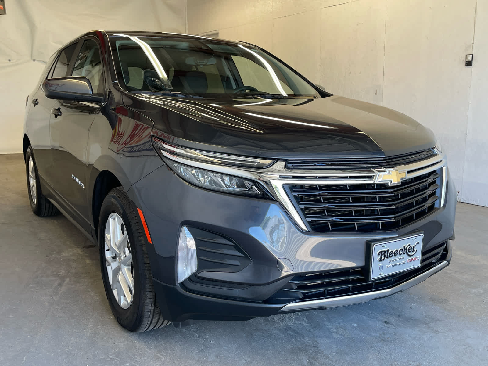 2023 Chevrolet Equinox LT photo 3