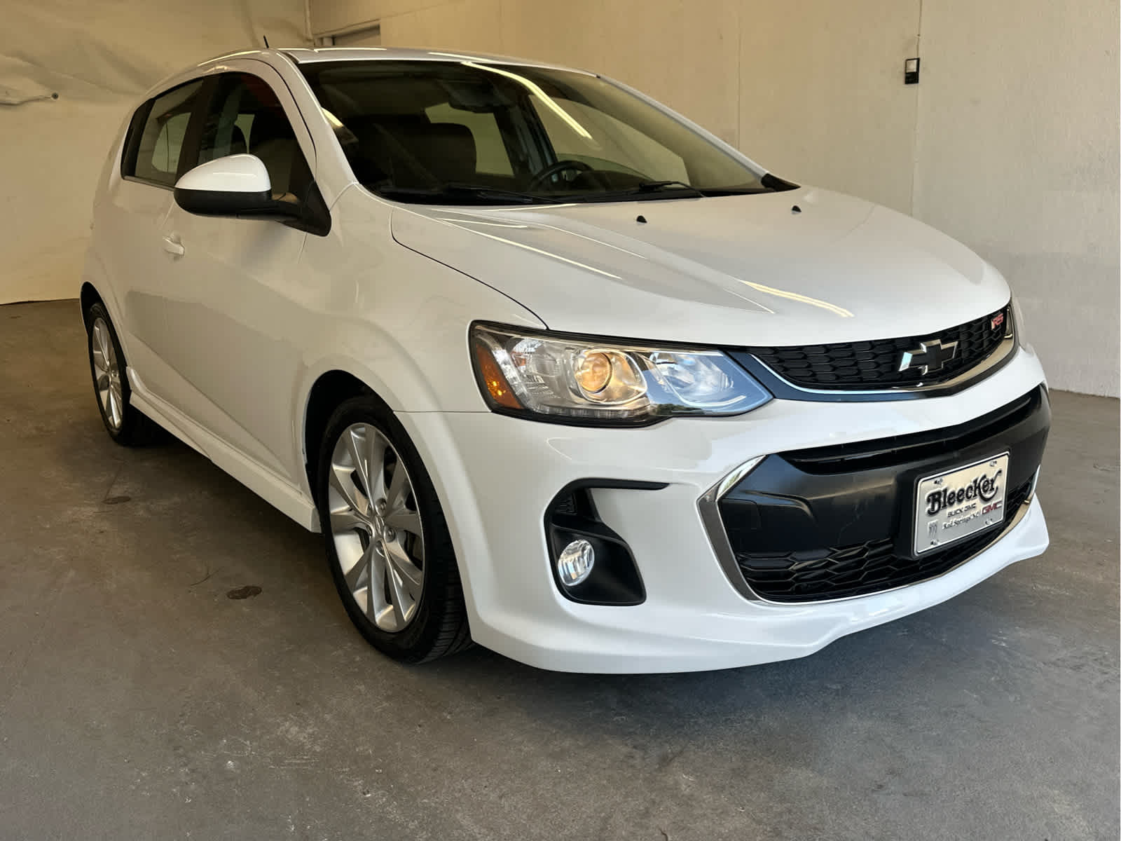 2019 Chevrolet Sonic LT photo 3