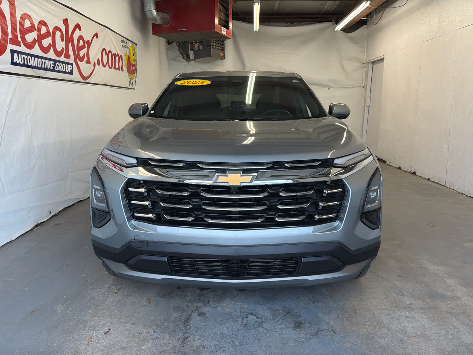 2025 Chevrolet Equinox LT photo 3