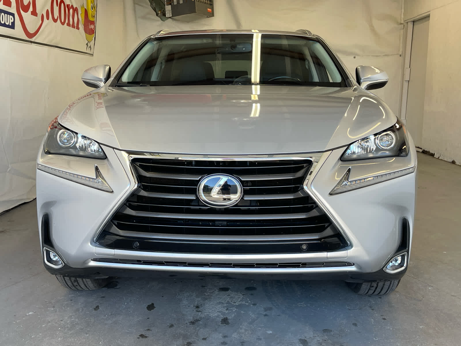 2016 Lexus NX 200t Luxury photo 3