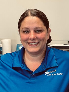 Staff member Lisa Hirsch from 10e04ae926da