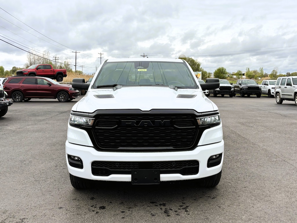 New 2026 Ram 1500 EXPRESS CREW CAB 4X4 5'7 BOX Pickup