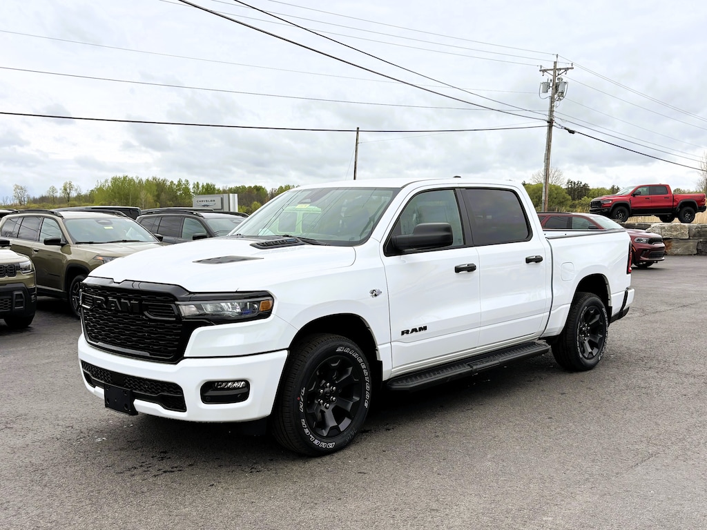 New 2026 Ram 1500 EXPRESS CREW CAB 4X4 5'7 BOX Pickup