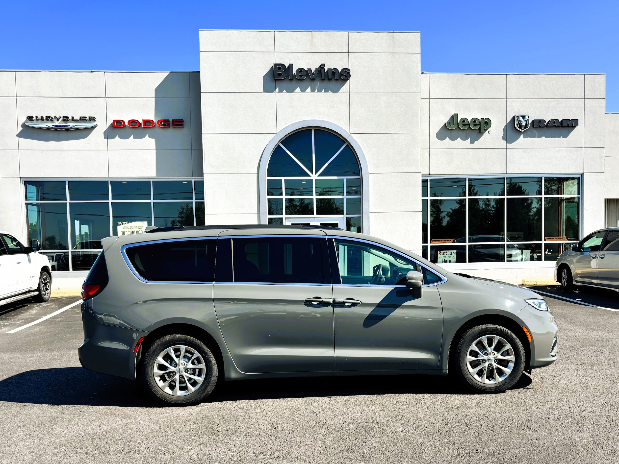 2022 Chrysler Pacifica Touring L