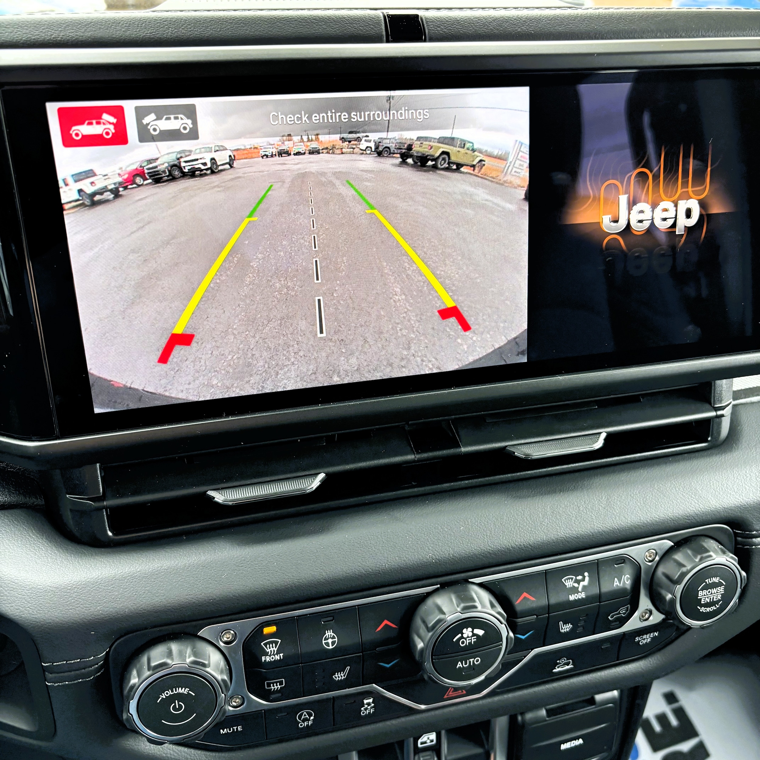 2026 Jeep Wrangler 4-Door Sahara - Photo 14