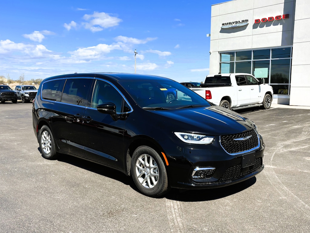 New 2026 Chrysler Pacifica SELECT Passenger Van