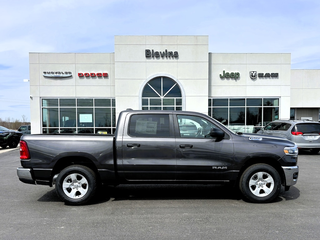 New 2026 Ram 1500 BIG HORN CREW CAB 4X4 5'7 BOX Pickup