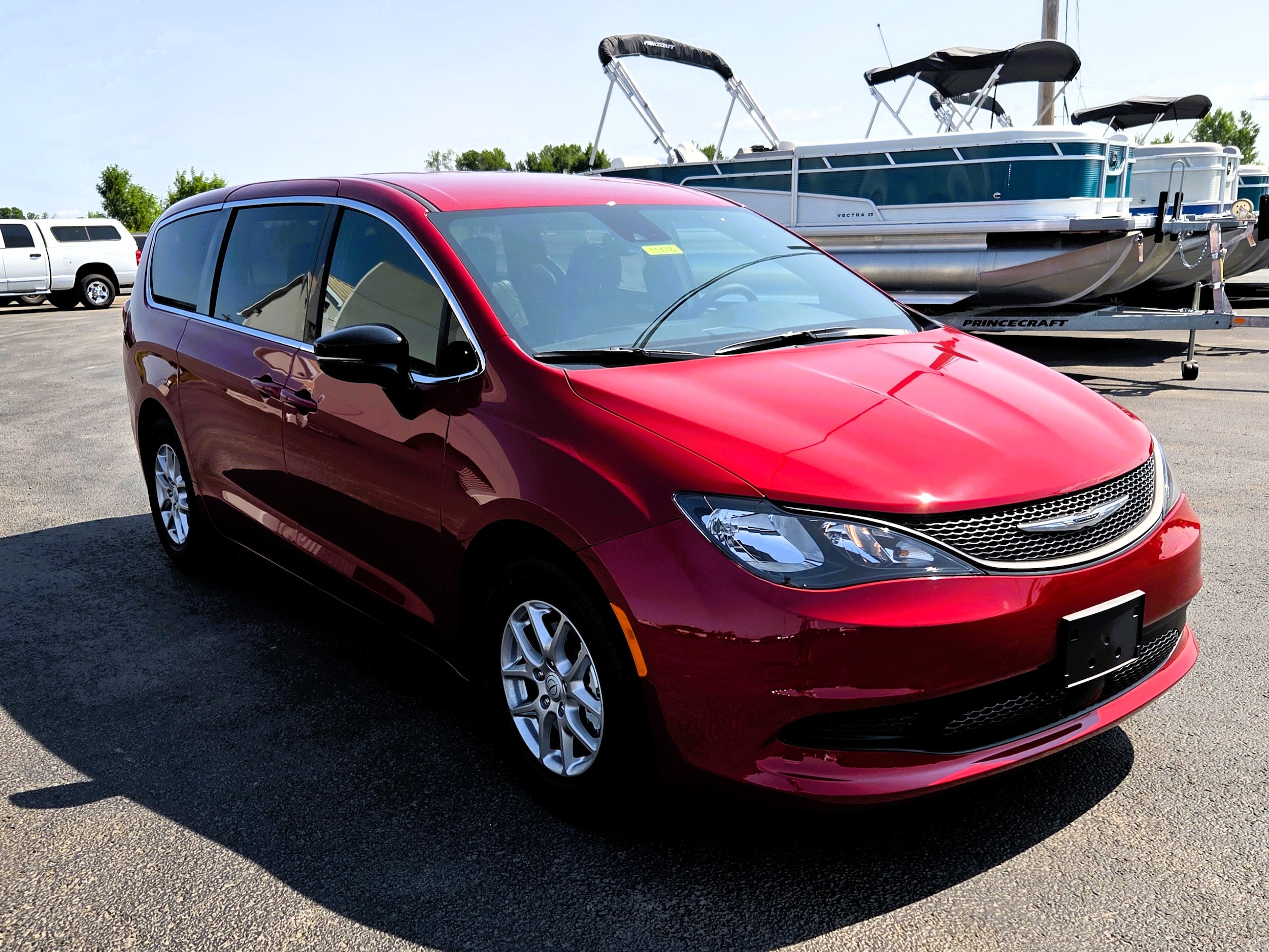 2025 Chrysler Voyager LX