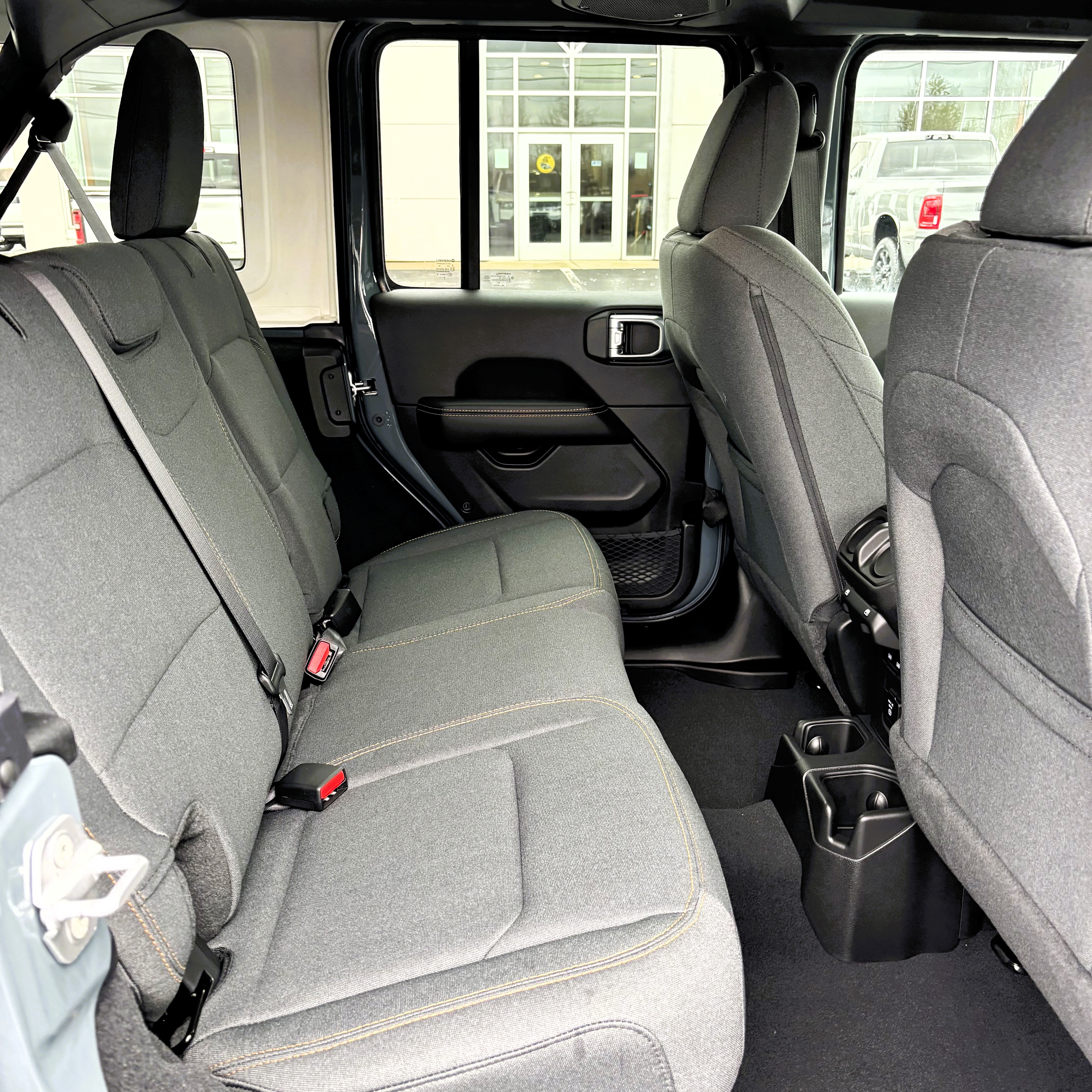 2026 Jeep Wrangler 4-Door Sahara - Photo 11