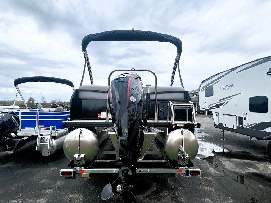 Used 2025 Princecraft Quorum 23 XT NEW Pontoon Boat