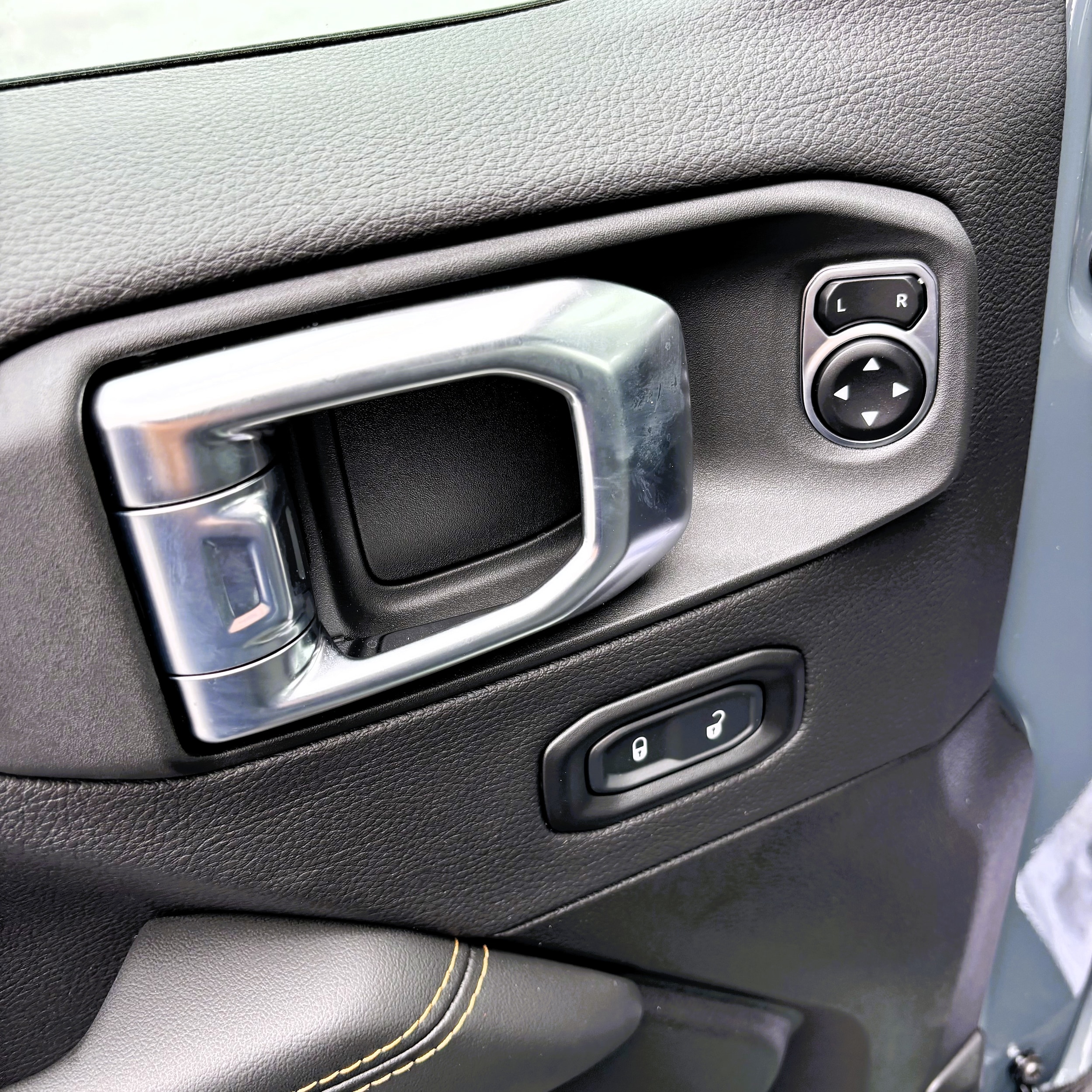 2026 Jeep Wrangler 4-Door Sahara - Photo 19