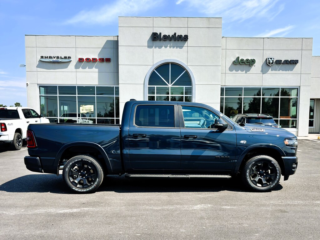 New 2026 Ram 1500 BIG HORN CREW CAB 4X4 5'7 BOX Pickup