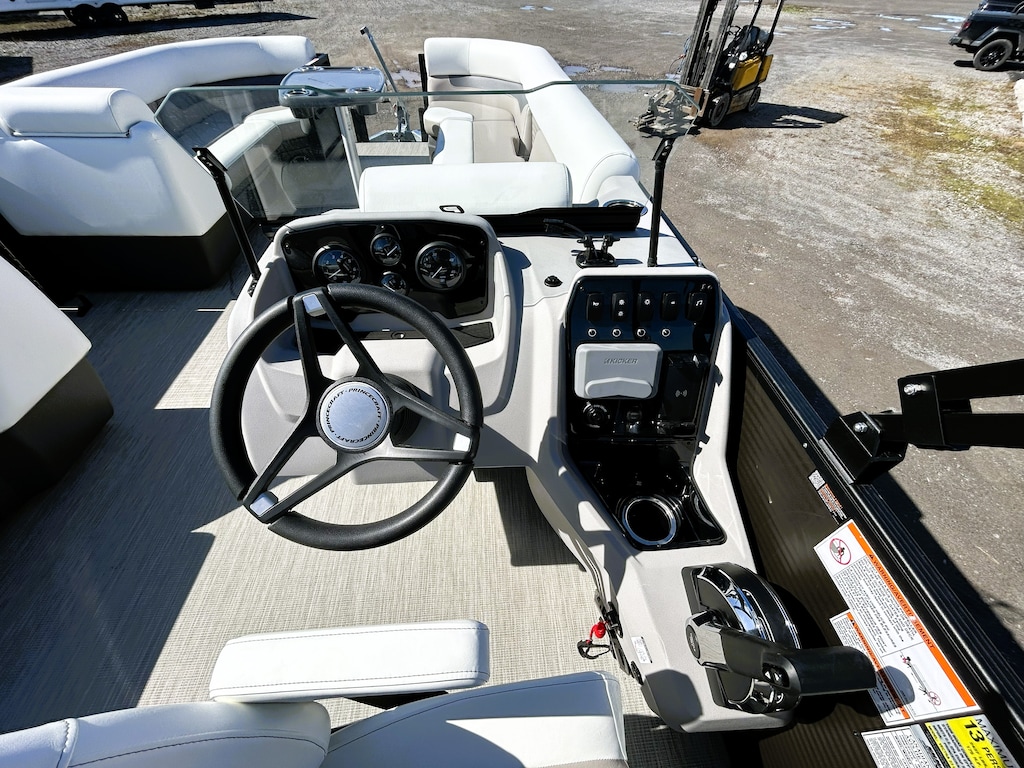 Used 2026 Princecraft Vectra 23 L NEW Pontoon Boat