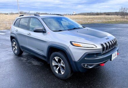 2016 Jeep Cherokee Trailhawk 4x4 (Rent Me!) SUV