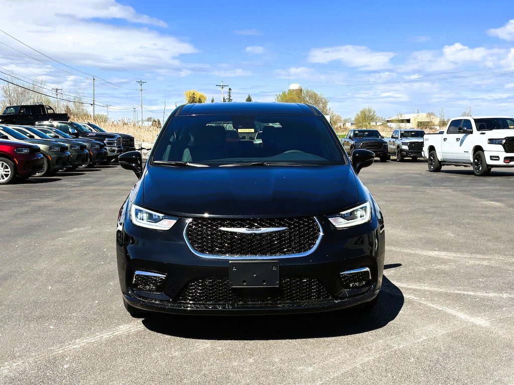 New 2026 Chrysler Pacifica SELECT Passenger Van