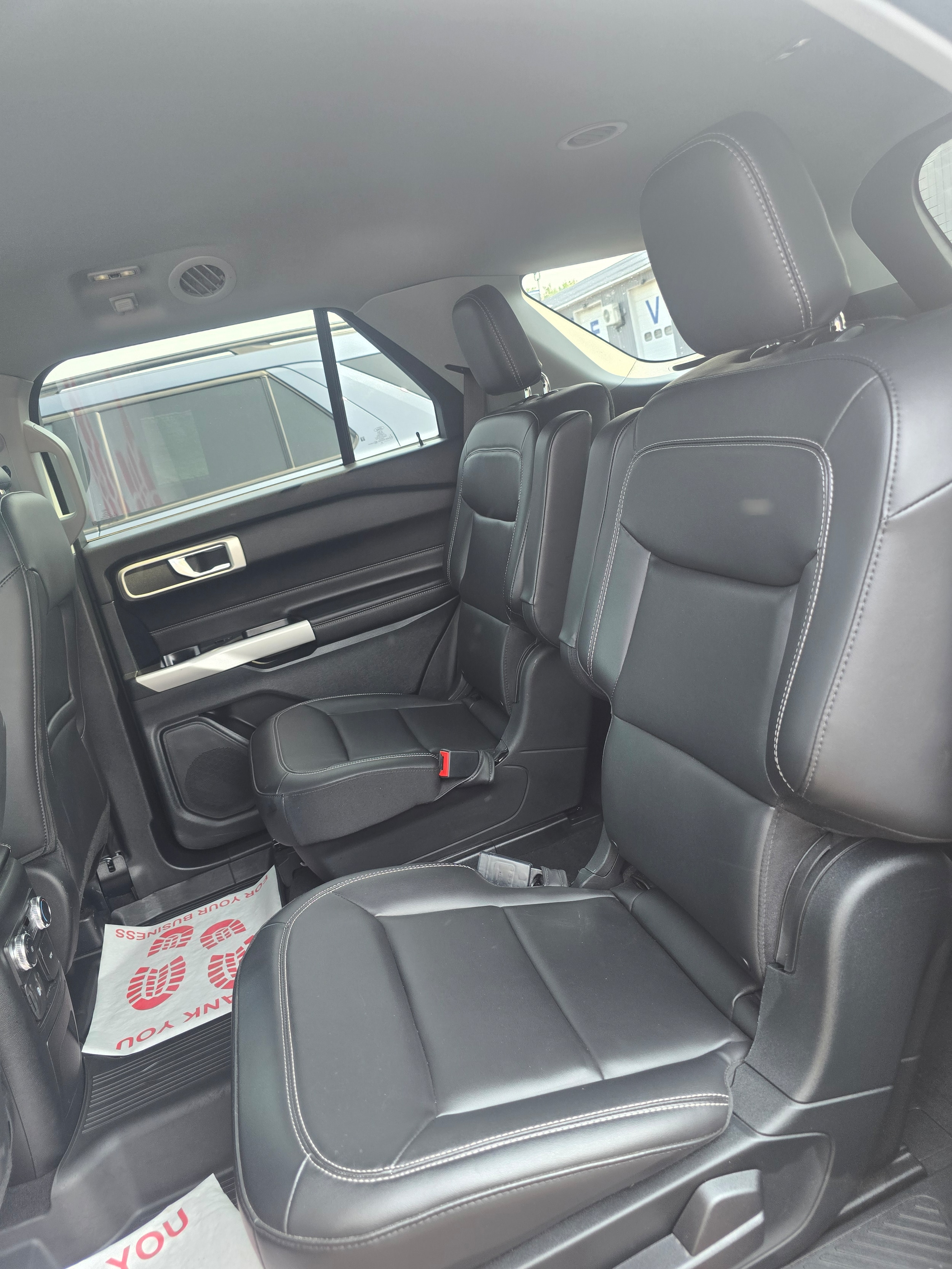 2022 Ford Explorer XLT - Photo 8