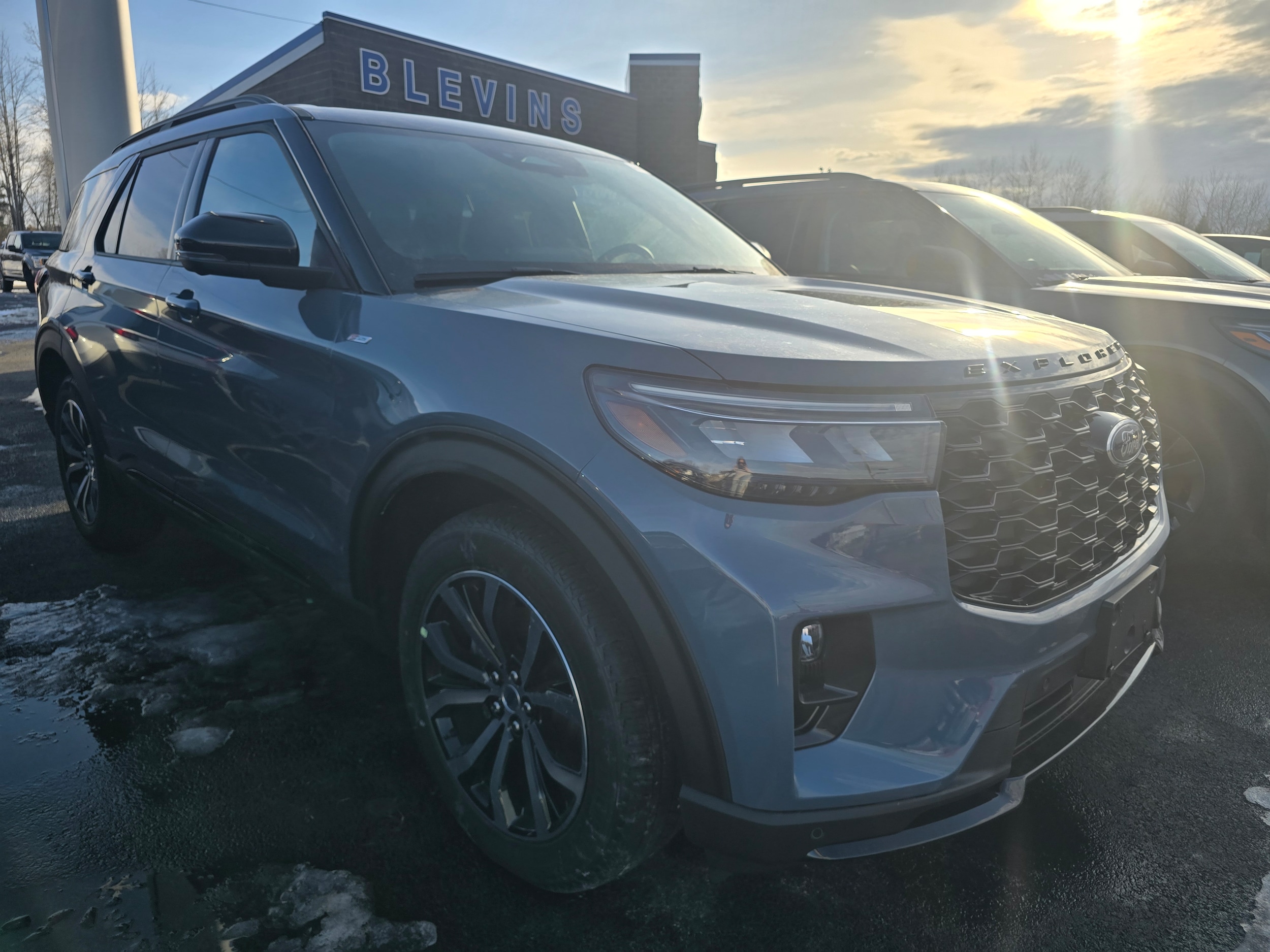 2026 Ford Explorer ST-LINE's photo