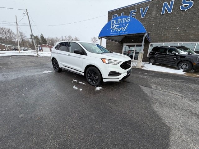 2022 Ford Edge SE