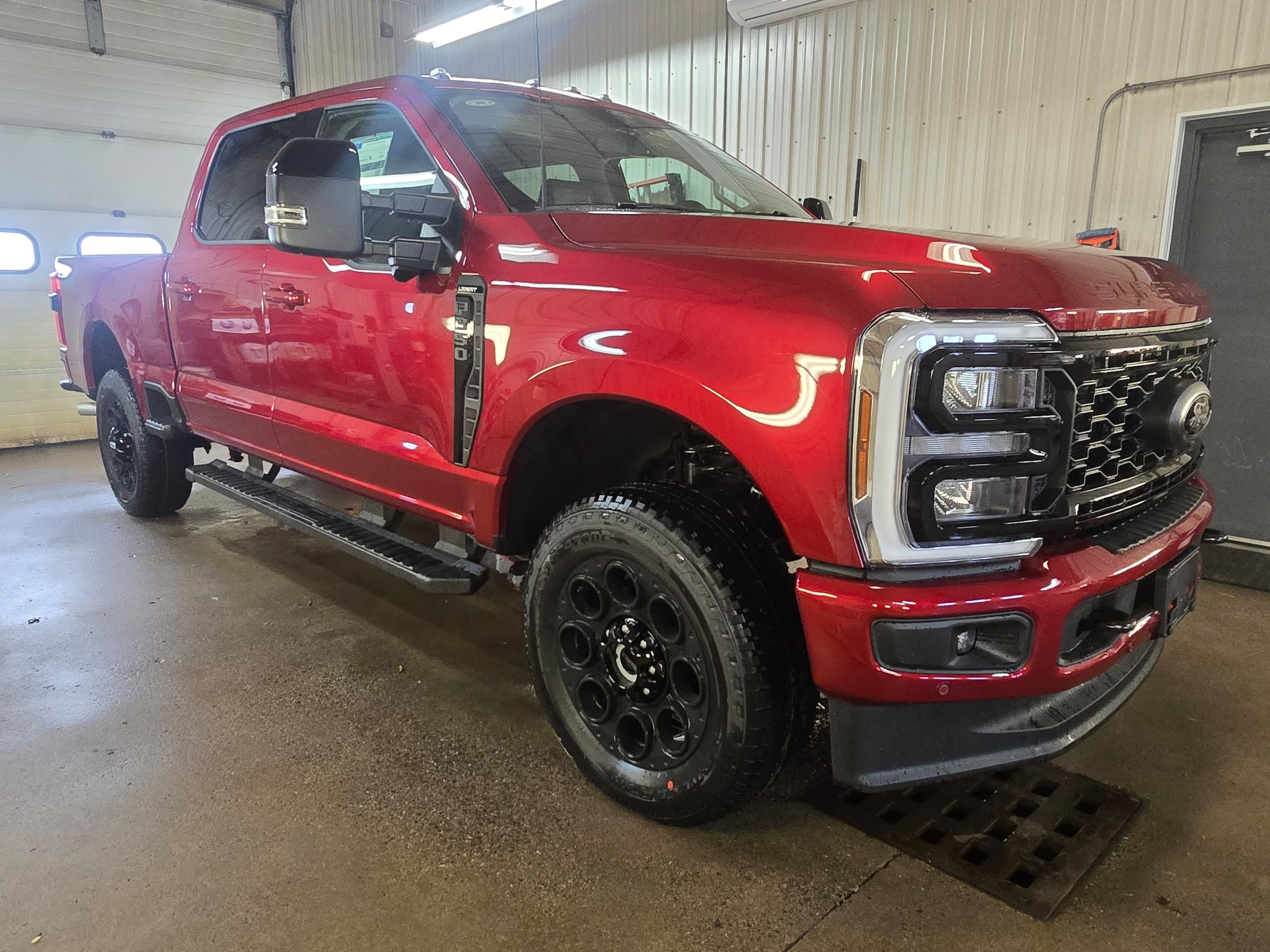 2026 Ford F-350 Super Duty Lariat's photo