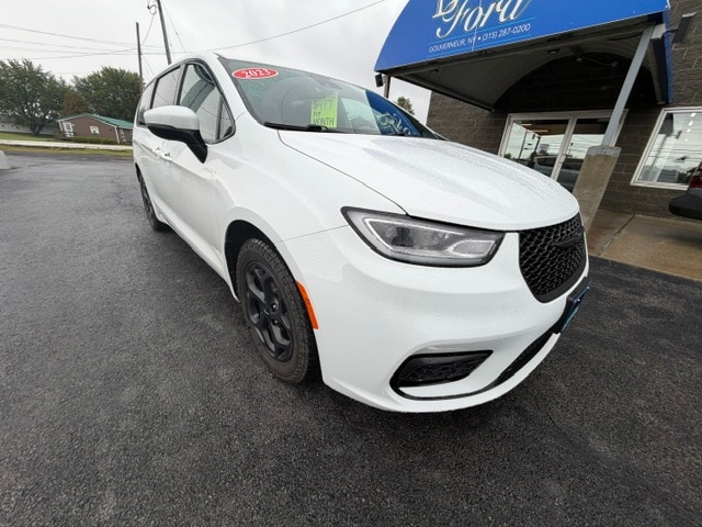 2023 Chrysler Pacifica Hybrid Touring L