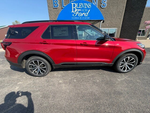 2026 Ford Explorer ST-Line - Photo 8