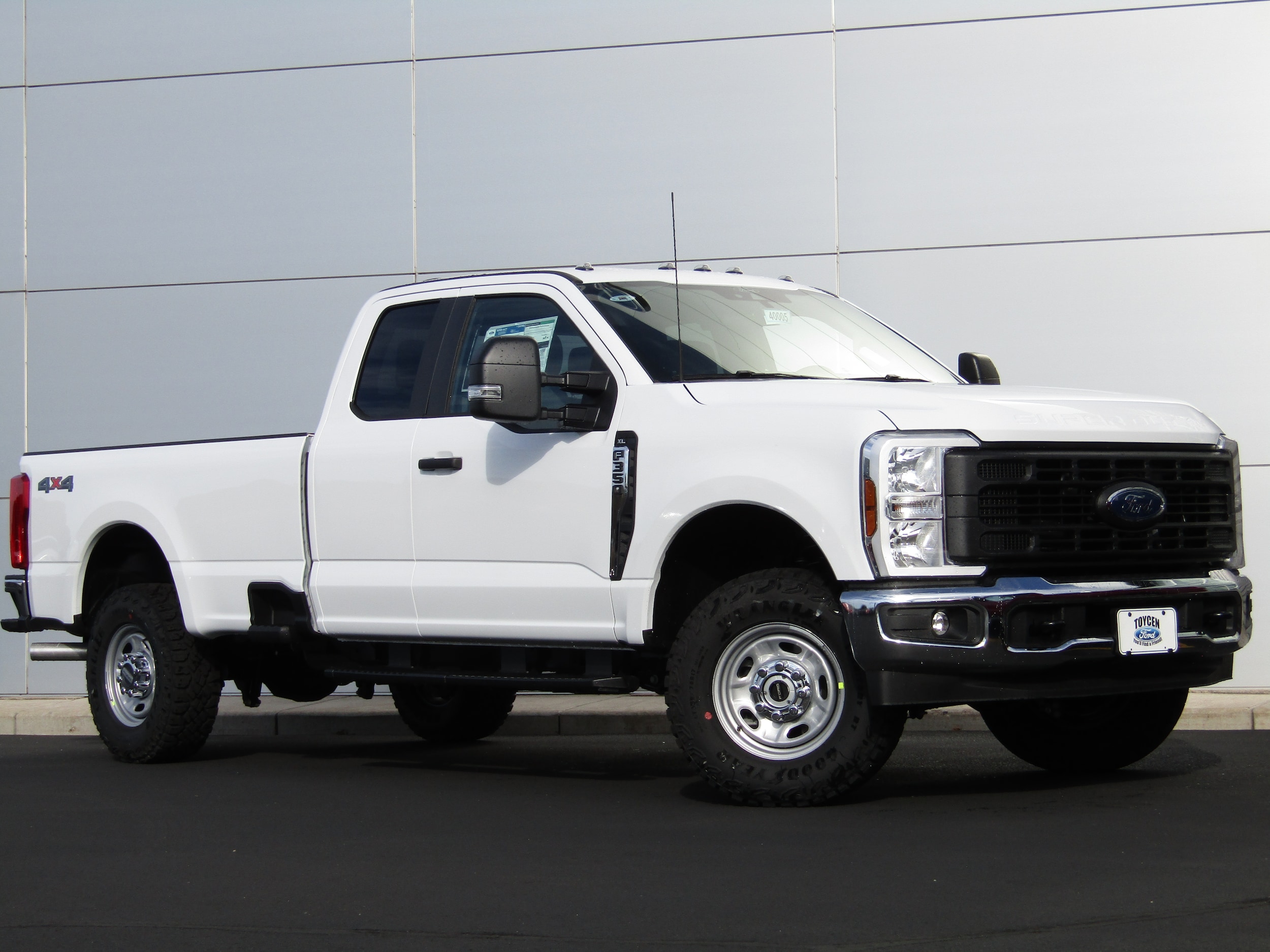 2026 Ford F-350 Super Duty XL's photo