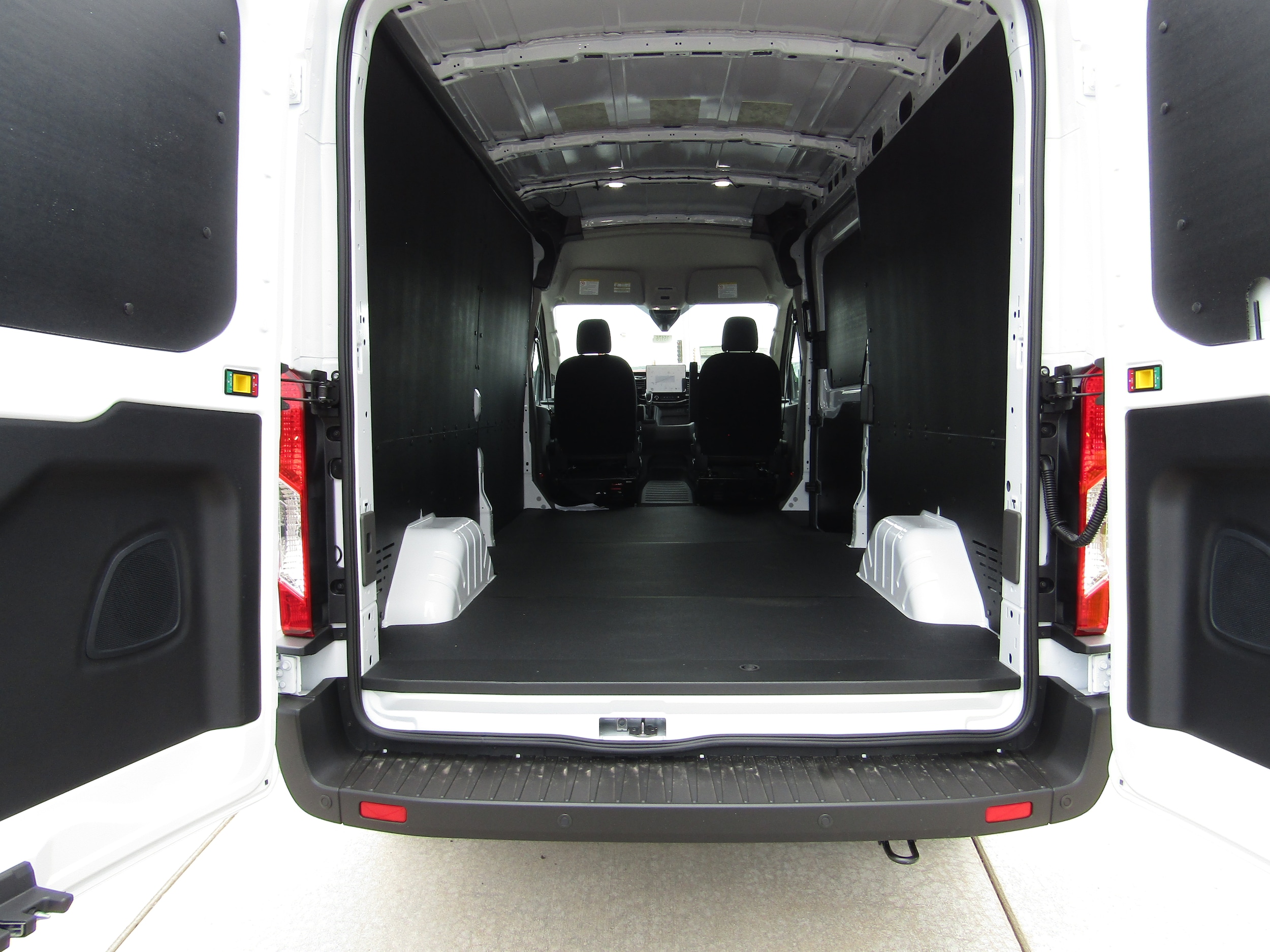 2025 Ford Transit Van Base - Photo 9