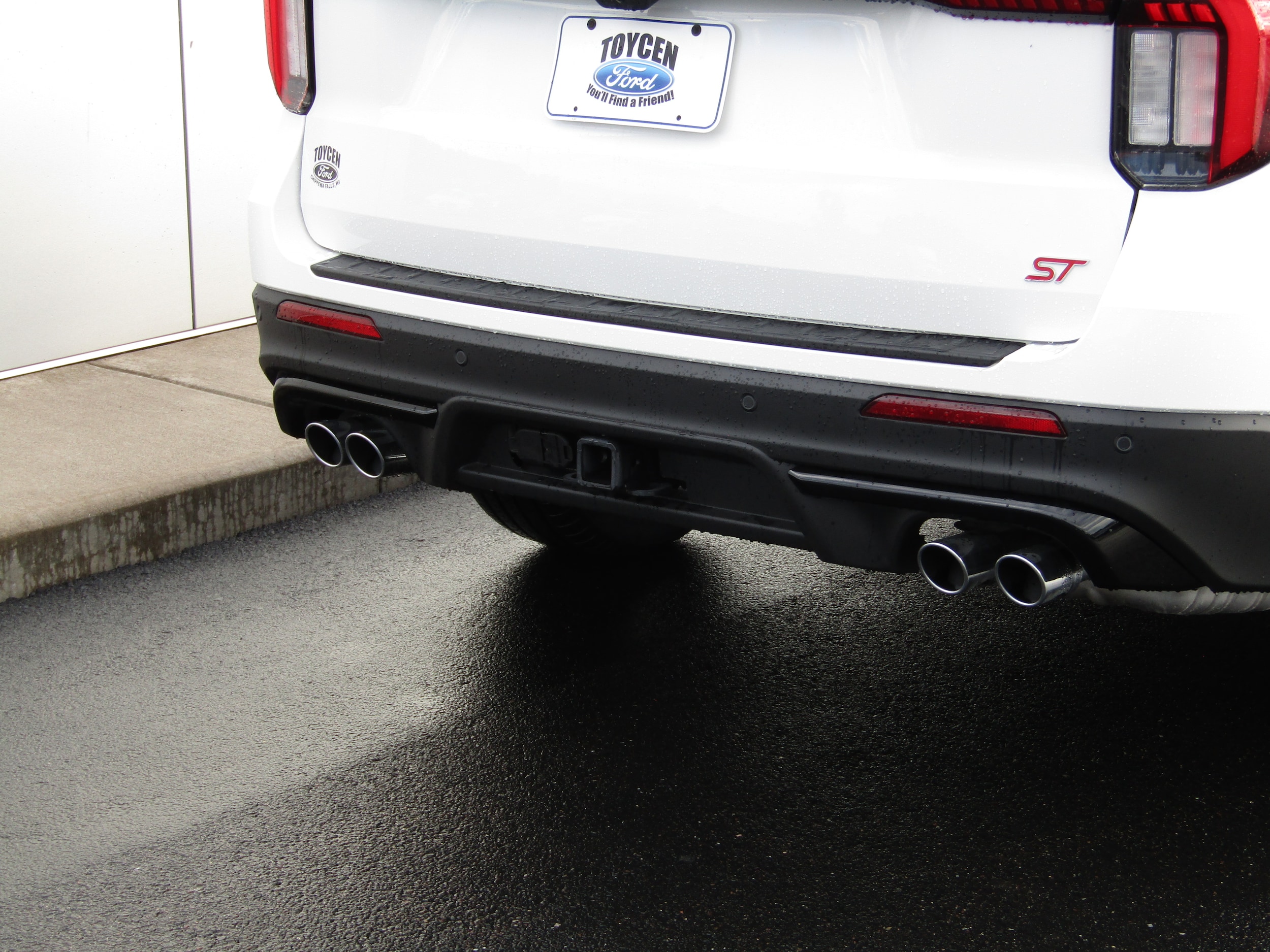 2026 Ford Explorer ST - Photo 6