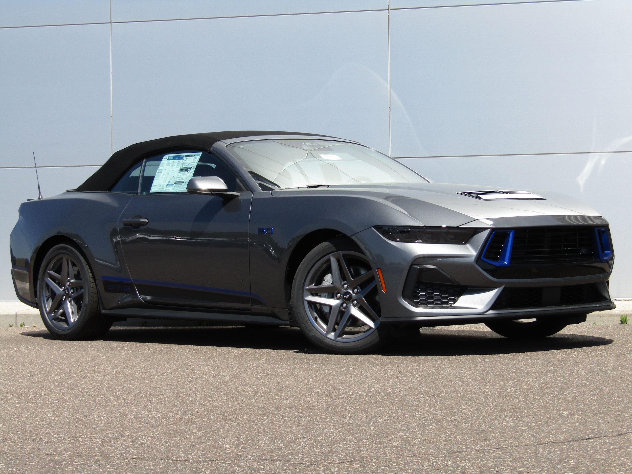 2025 Ford Mustang GT Premium's photo