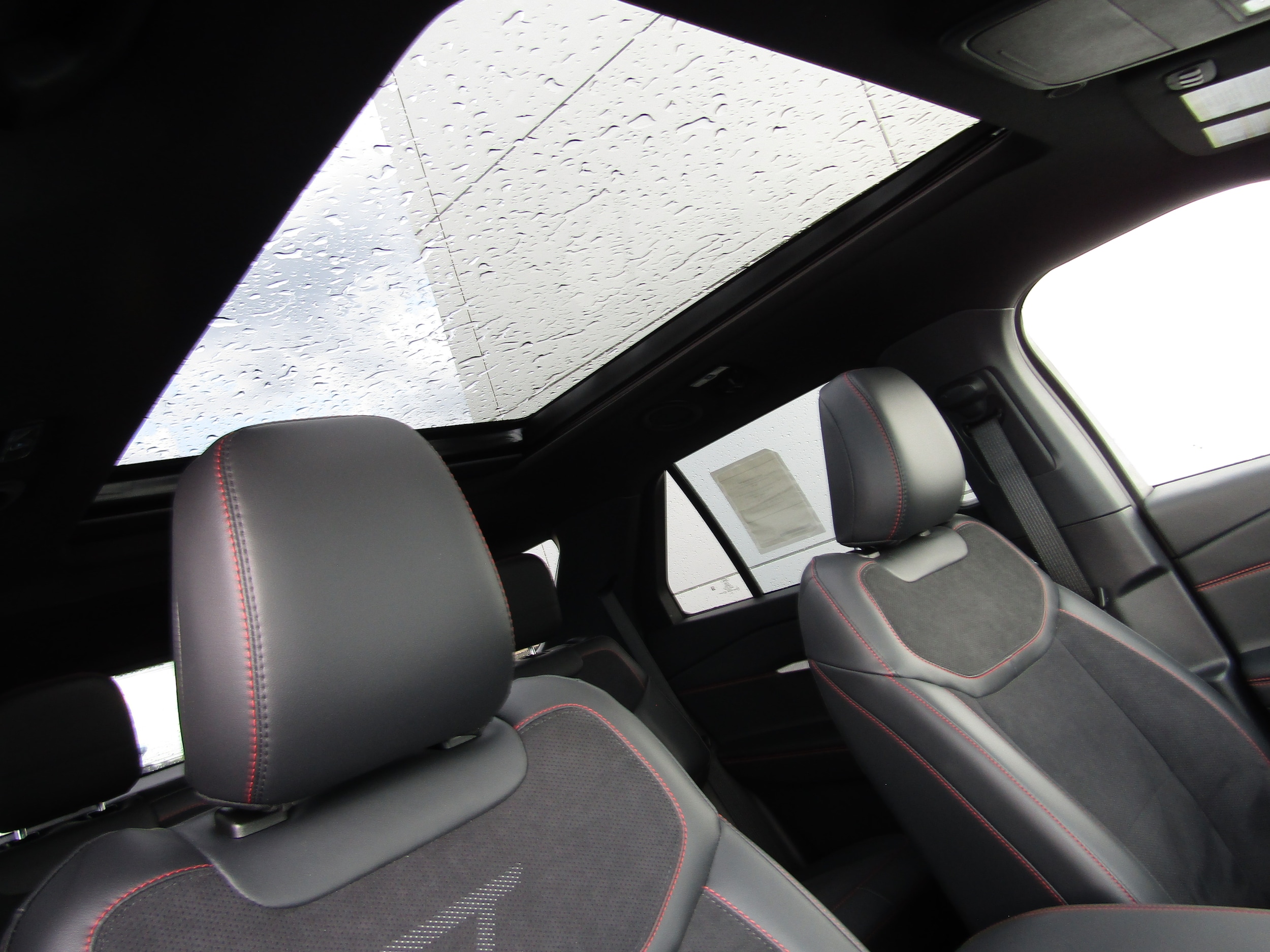 2026 Ford Explorer ST - Photo 8