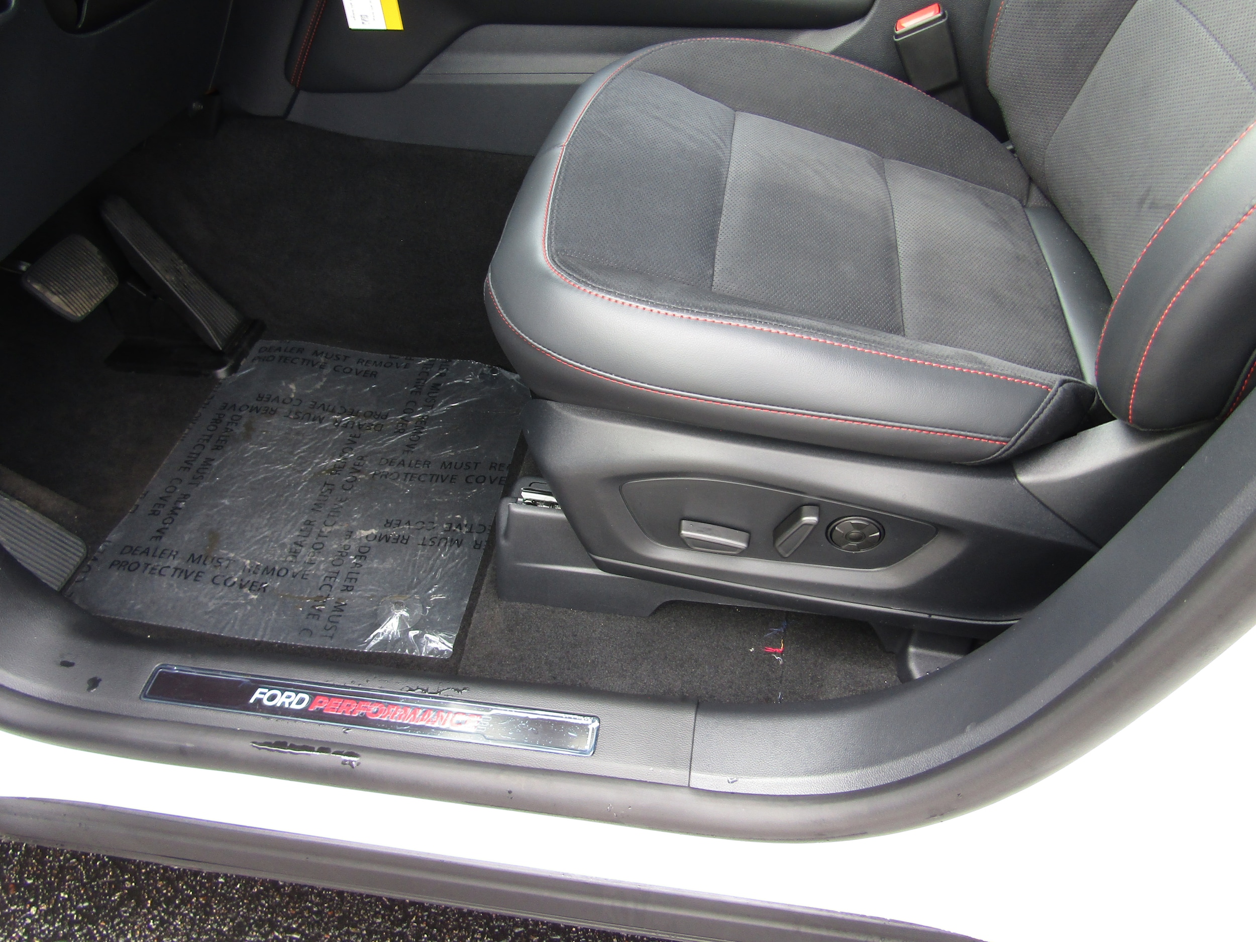 2026 Ford Explorer ST - Photo 11