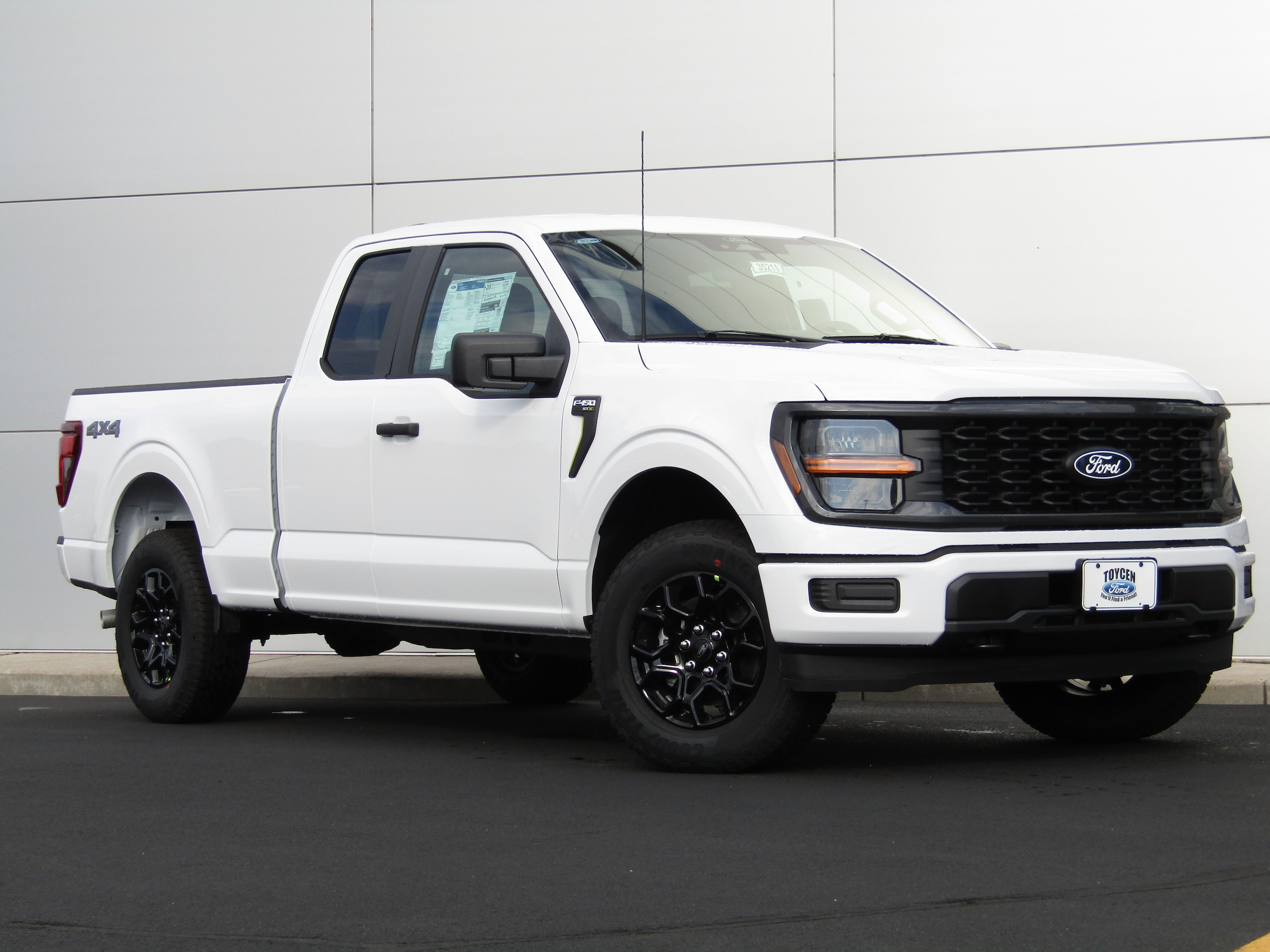 2025 Ford F-150 STX's photo