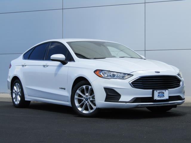 2019 Ford Fusion SE's photo